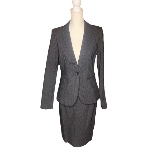 APT 9 Black Pinstripe The Torie Jacket & Pencil Skirt Career Suit 6 NWT - Picture 3 of 11